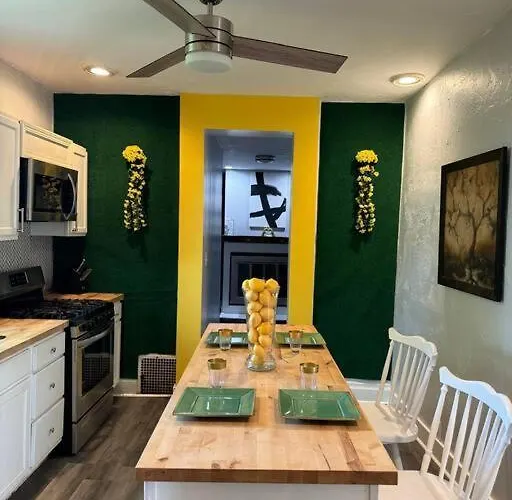 Zen/peaceful Retreat/pittsburgh/canton Avenue *