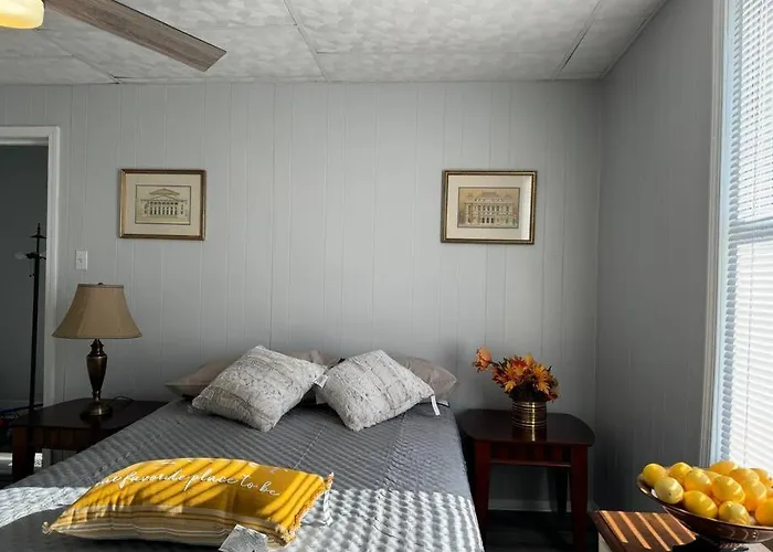 Zen/peaceful Retreat/pittsburgh/canton Avenue