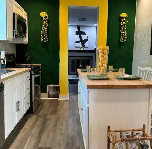 Zen/peaceful Retreat/pittsburgh/canton Avenue *