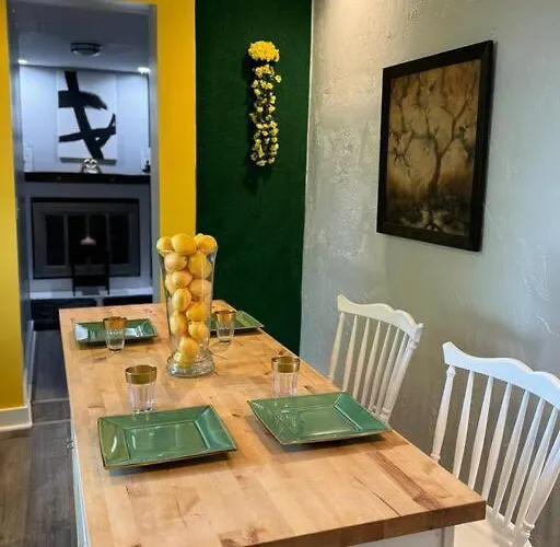 Zen/peaceful Retreat/pittsburgh/canton Avenue *